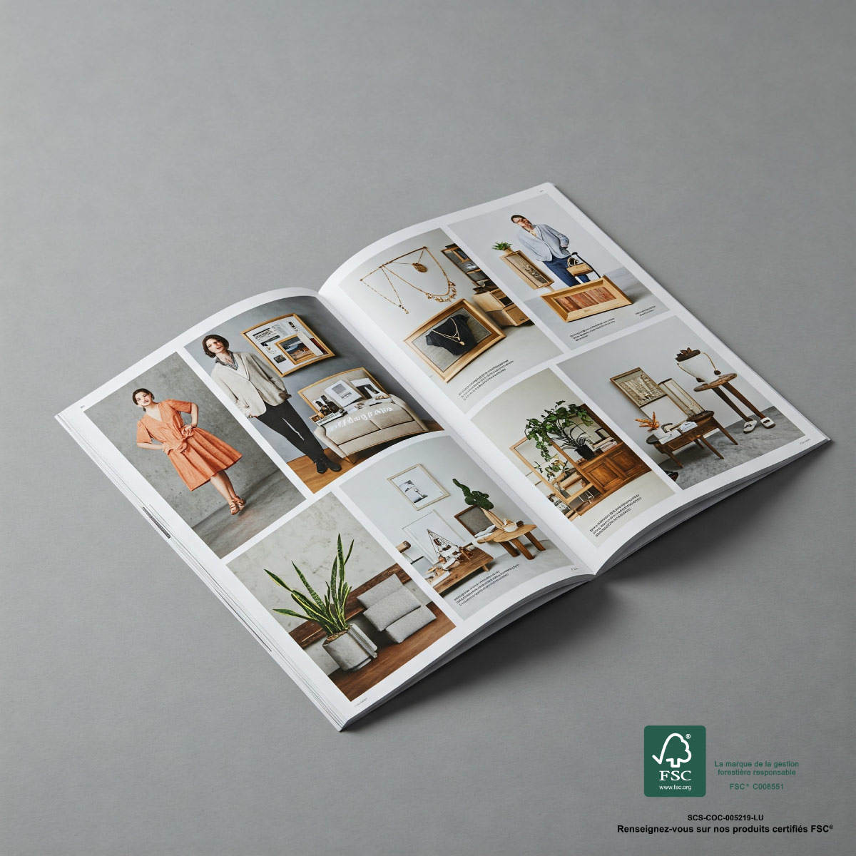catalogue sur fond gris